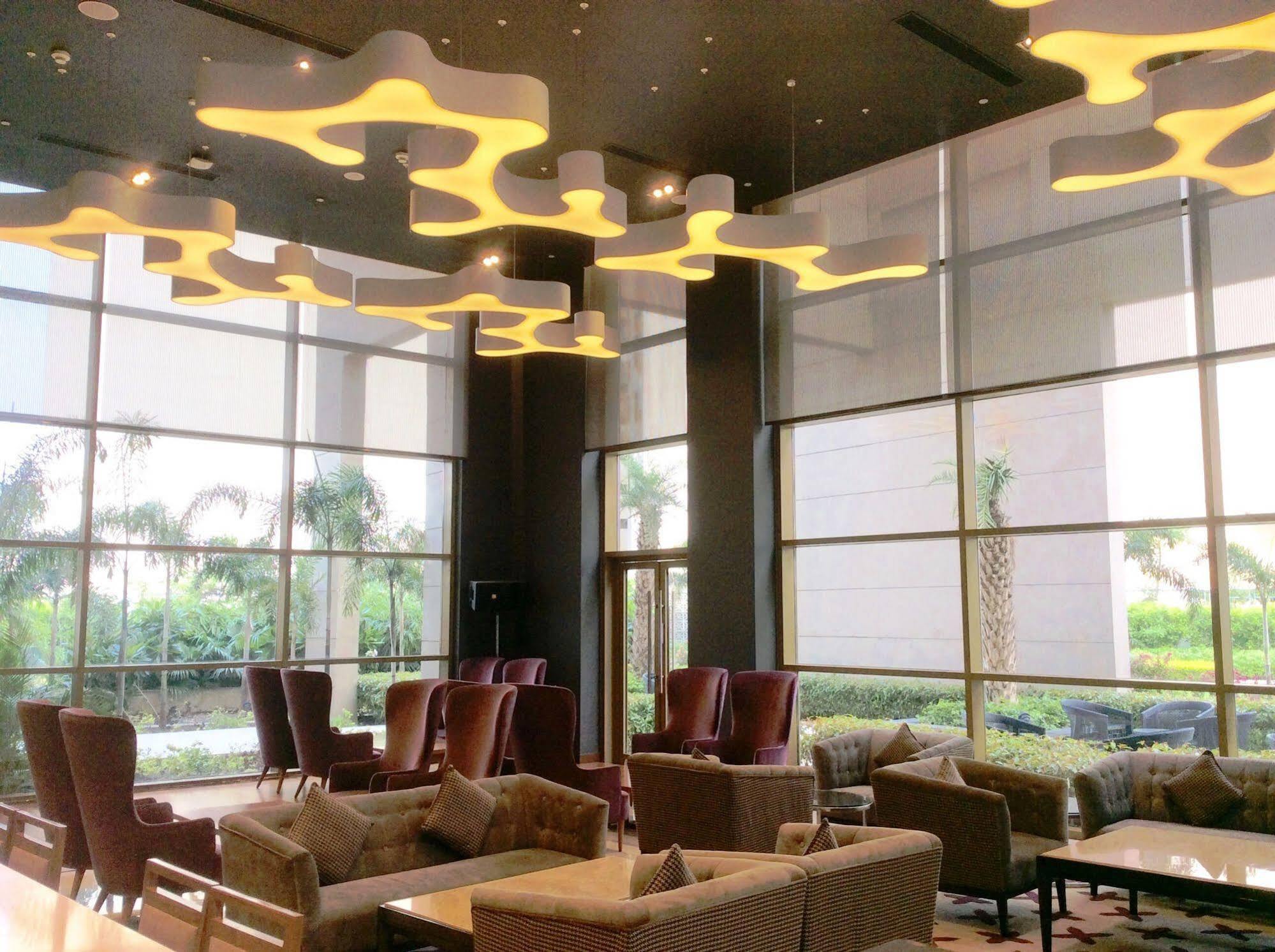 Taj Swarna, Amritsar 호텔 외부 사진 The lobby of the hotel