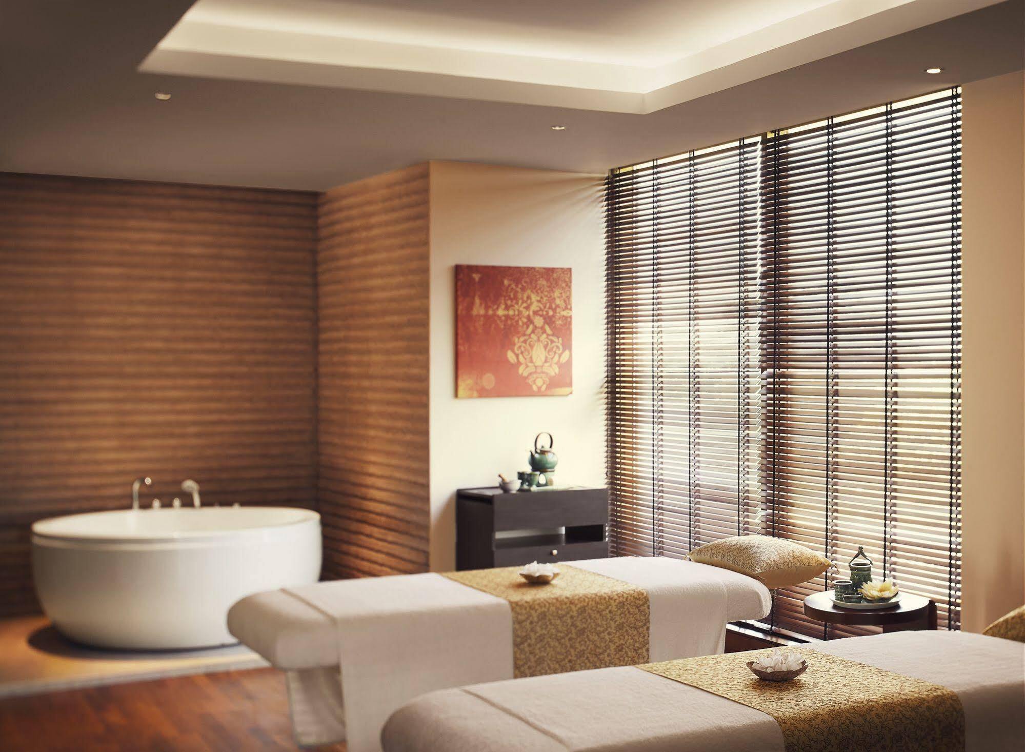 Taj Swarna, Amritsar 호텔 외부 사진 A treatment room at the spa