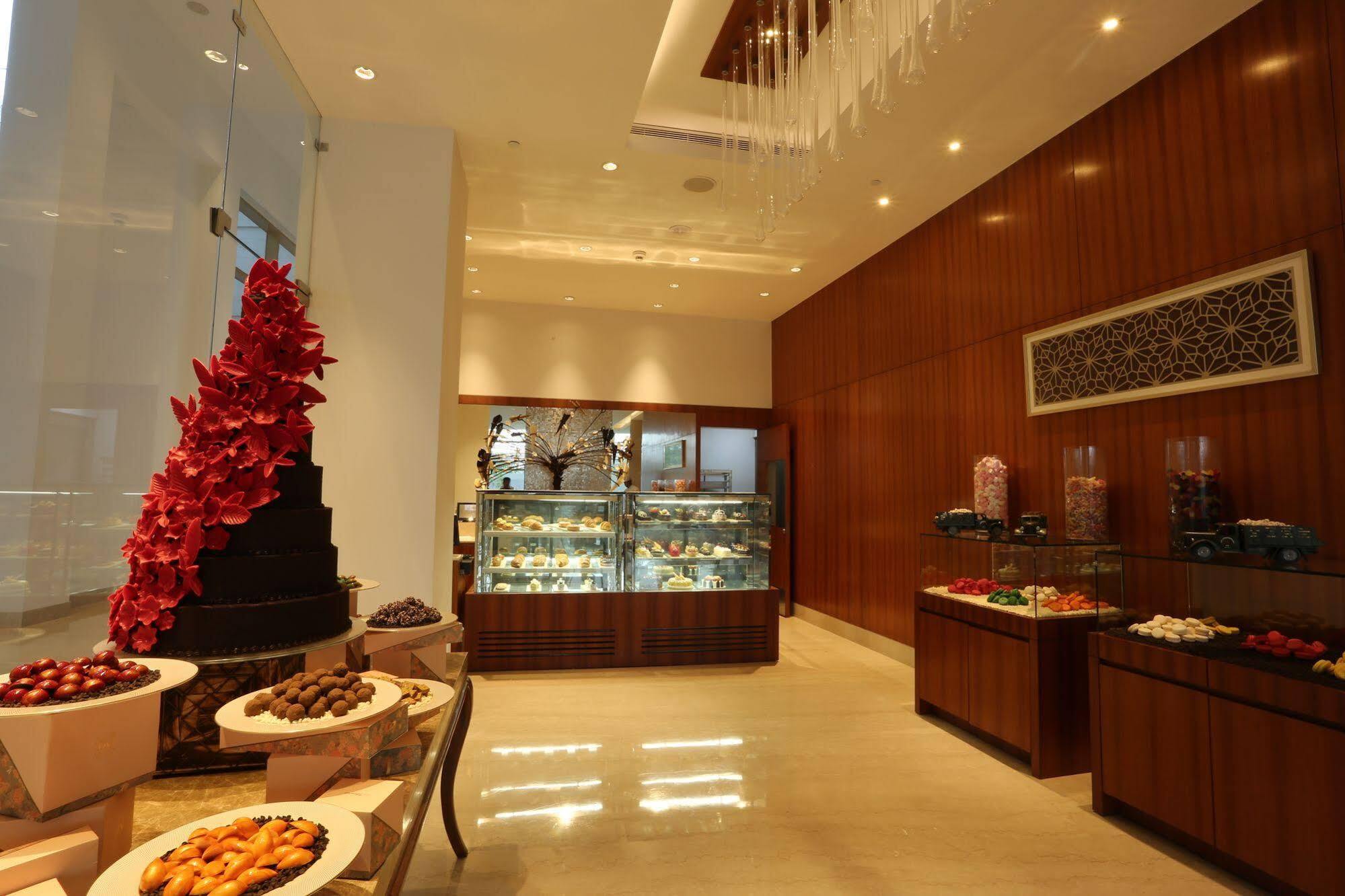 Taj Swarna, Amritsar 호텔 외부 사진 The Pastry Shop